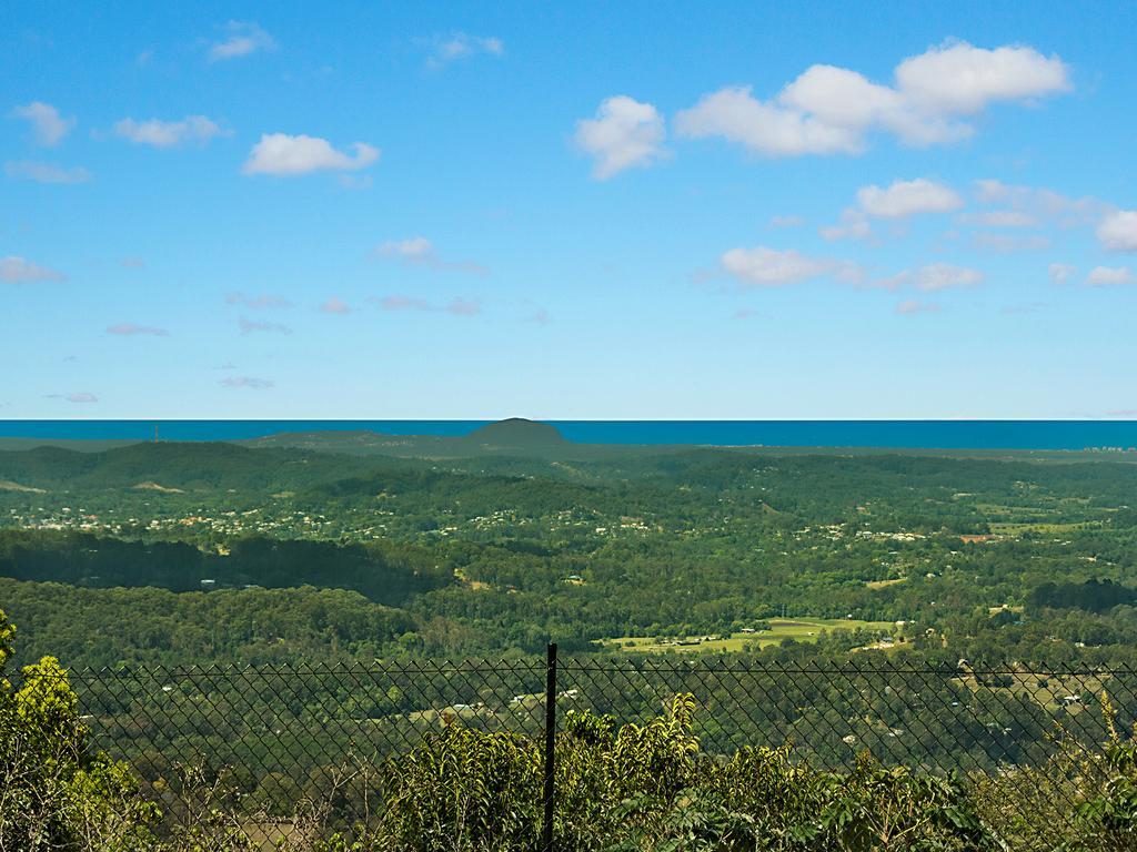 Altitude On Монтвіль Екстер'єр фото View from the summit of Mount Coolum